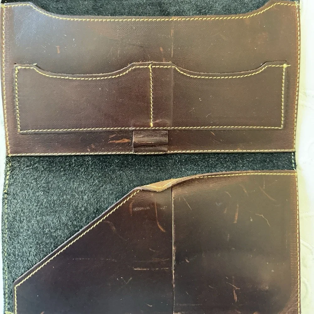 Vintage 90s Canada Eddie Bauer Black Genuine Leather Document Passport Holder